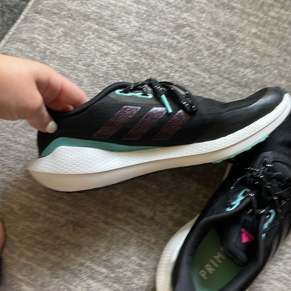 Brand new Adidas shoes 🌼bundle and save!! - Picture 4 of 5